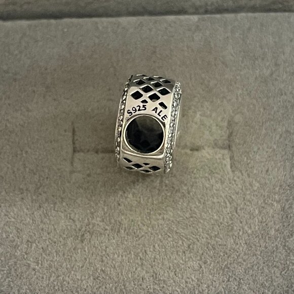 Pandora New Orleans Exclusive Dangle Charm Pendant - Picture 3 of 4